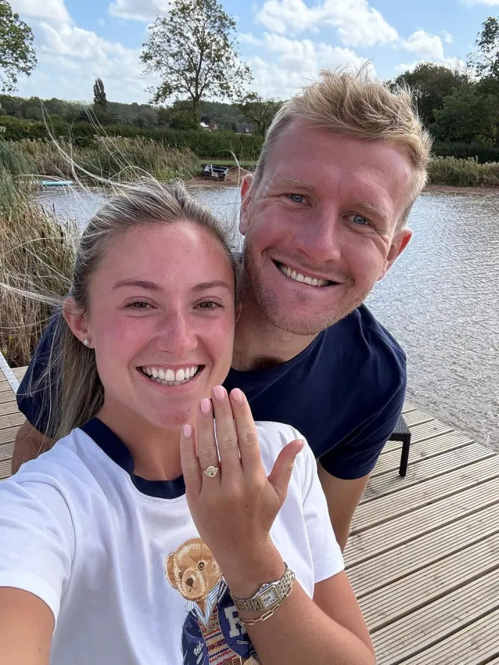 Beşiktaş'ın eski yıldızı Joe Worrall, gelinlik giyip şarkı söyledi - Resim : 1