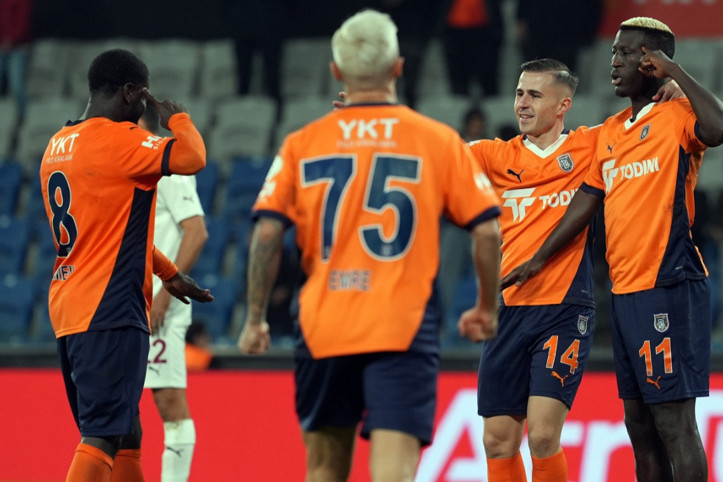 Başakşehir ikinci yarıda açıldı, Hatayspor direnemedi
