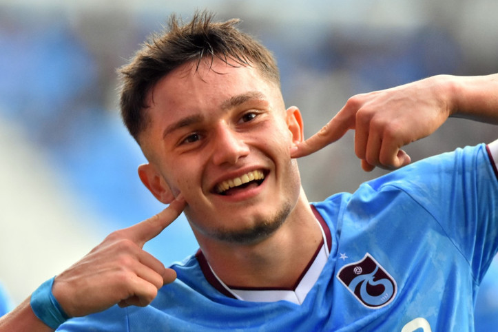 Trabzon'un gençleri Sarajevo'yu dağıtıp son 32'ye kaldı