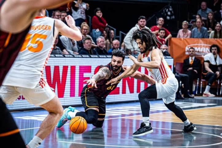 Galatasaray, Almanya'da Rasta Vechta'yı rahat geçti