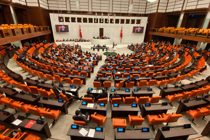 DEVA Partisi'nde 'çatı' çatlağı