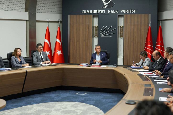 CHP harekete geçti: Özel görüşmelere başladı, vekiller sahaya iniyor, cumartesi miting var