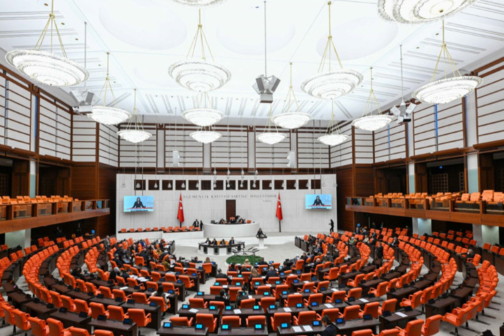 Üç partiden yeni grup kurma zirvesi