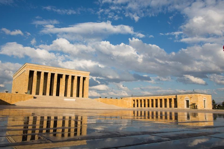 23 Nisan'da Anıtkabir'e ziyaretçi akını
