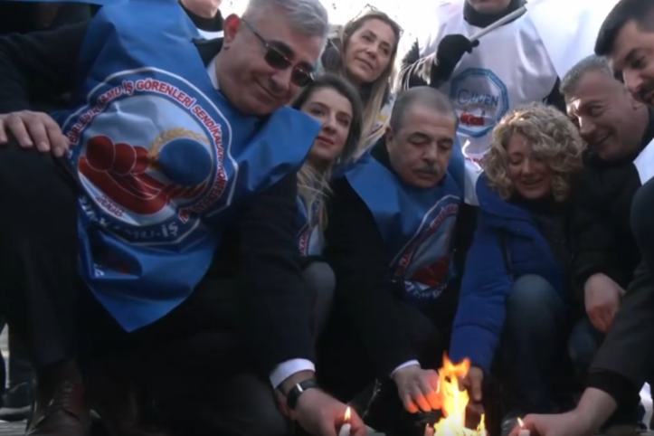 TÜİK'in önünde mum diktiler