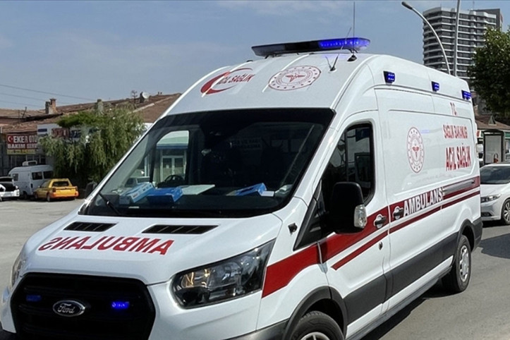 Mantar toplarken akrabasını vurdu