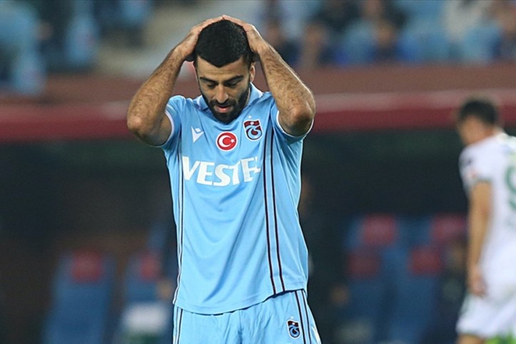 Trabzonspor, Umut Bozok'u gönderdi