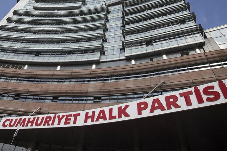 İki vekil daha CHP'ye katılıyor