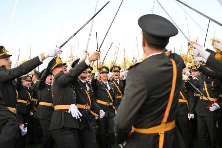 İhraç edilen komutanlar belediyede işe başladı