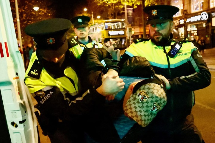 Dublin’de bıçaklı saldırılar