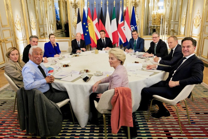 AB liderleri Paris toplantısından 'sinirli' çıktı