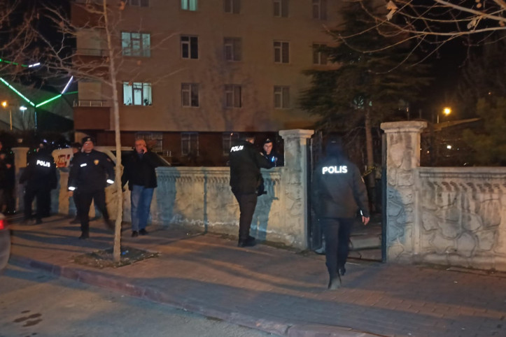 Konya'da bir kişi, eski eşini ve birlikte yaşadığı adamı vurdu