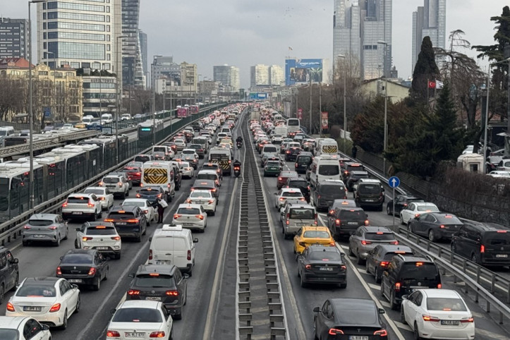 İstanbul'da trafik yoğunluğu yüzde 83'ü gördü