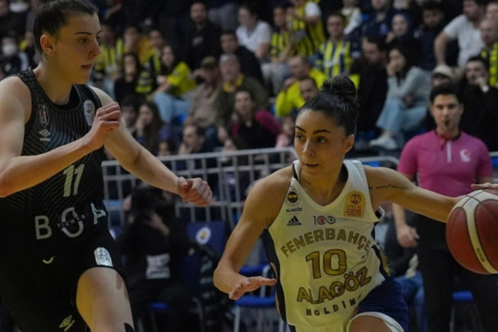 Beşiktaş ile Fenerbahçe Opet derbide kozlarını paylaşıyor