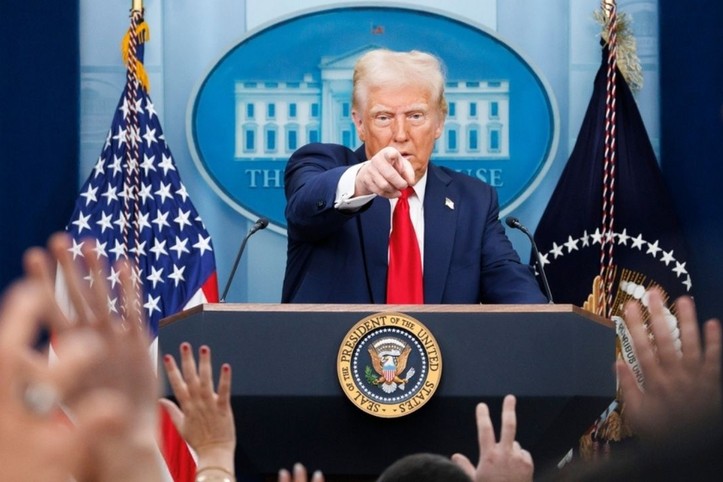 Trump Yahudi Senatör'e 'Filistinli' dedi, ortalık karıştı