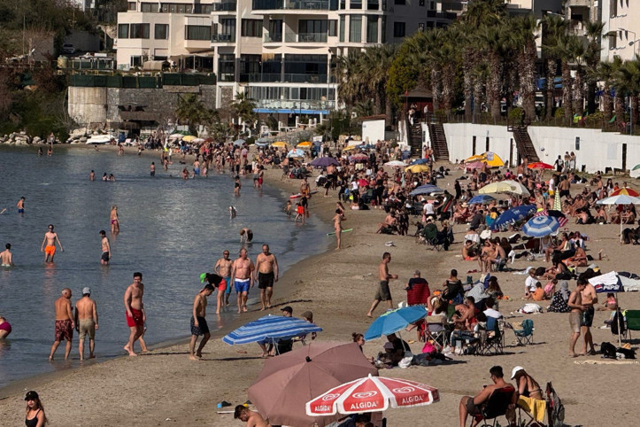 Kuşadası'na yaz geldi