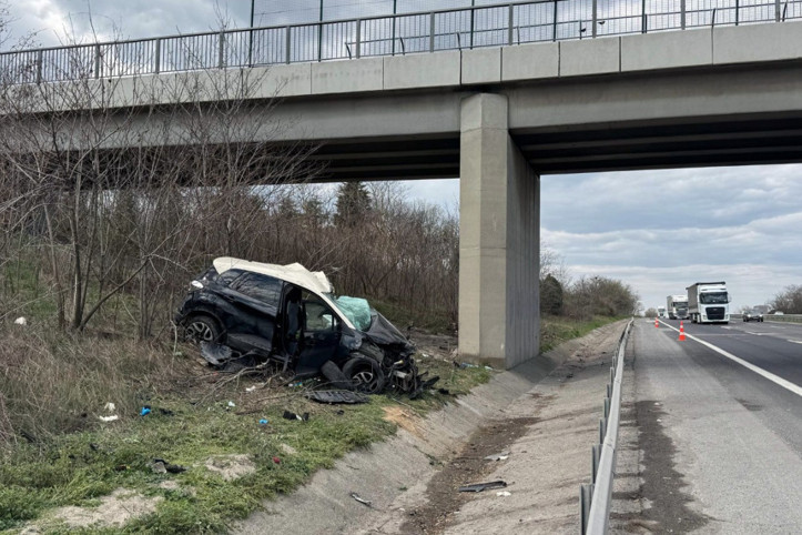 Köprü altında feci kaza: Sırp dansçı öldü