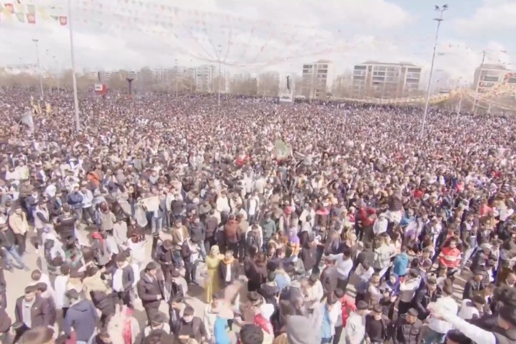 Diyarbakır'da Nevruz kutlamaları başladı: Bir ilk yaşandı