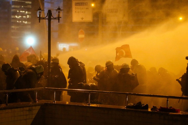 Ankara ve İzmir'de eylem yasağı uzatıldı