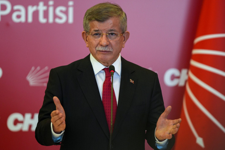 Ahmet Davutoğlu'ndan saçıyla ilgili yorumlara cevap: Değişmedim arkadaşlar
