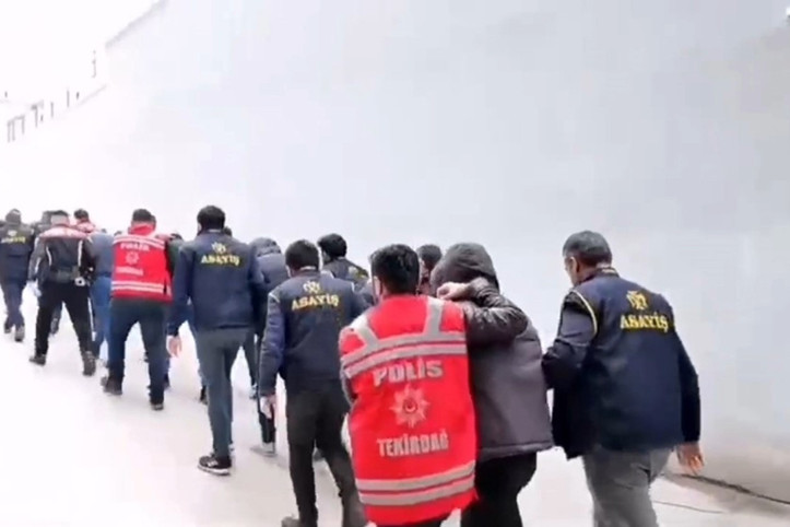 Kablo çalan suç örgütü: Silahla depoları bastılar