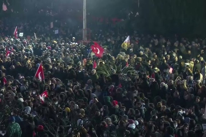 Tutuklu öğrenciler için imza kampanyası: Bizi içeriden almadan gündemden düşürmeyin