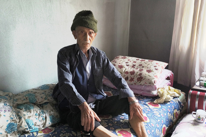 Yaşlılık aylığıyla 'geçiniyor': Hastaneye gidecek param yok