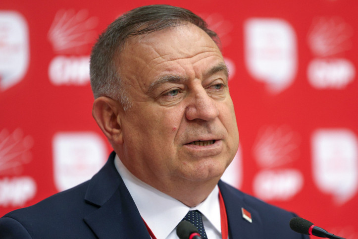 CHP'li Zeybek'ten sert ifadeler: Arsızca salyalarınızı saçıyorsunuz