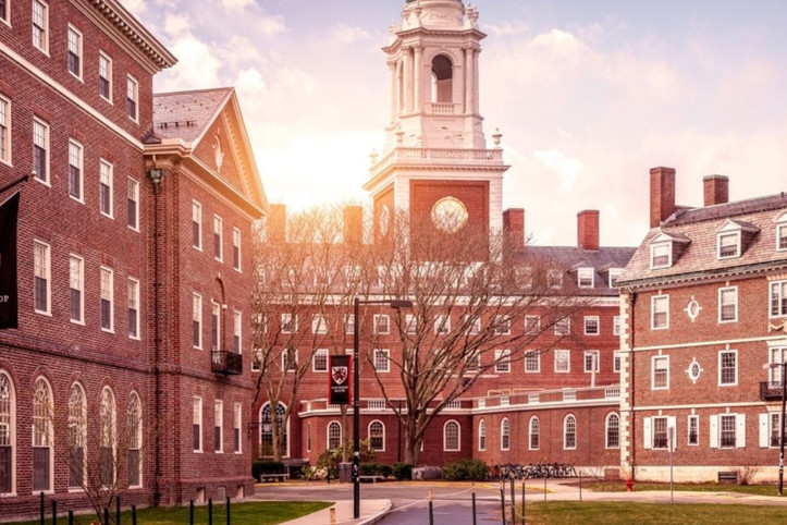 ABD, Harvard'a fonları kesti