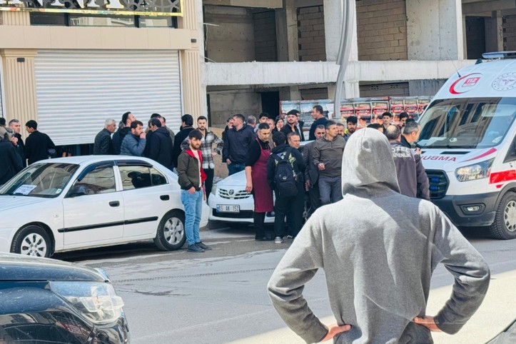 Van'da mağazaya silahlı saldırı: Ölü ve yaralılar var