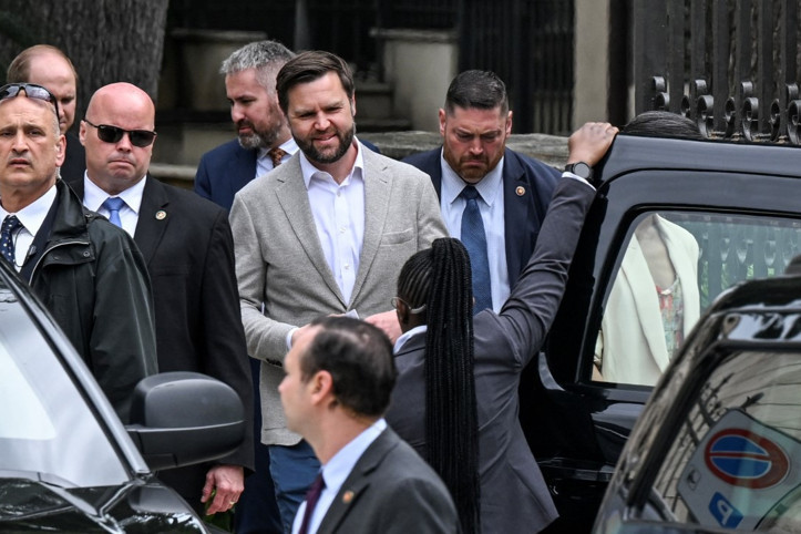 İtalya’da Trump’ın yardımcısına öfke