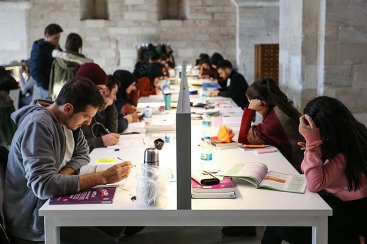 Özel üniversitelerin fahiş zammına yargı freni