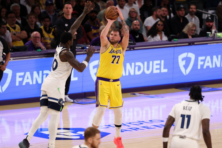Doncic yıldızlaştı, Lakers seriyi 1-1 yaptı