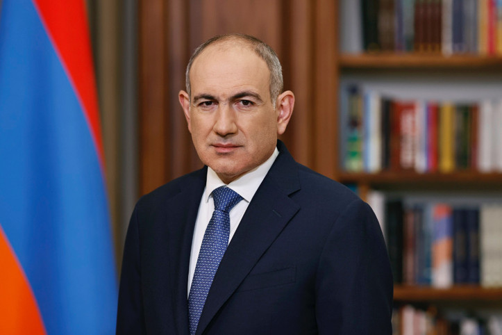 Paşinyan Türk bayrağının yakılmasını kınadı