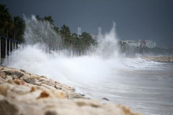 Meteoroloji saat vererek uyardı: Kuvvetli fırtına geliyor