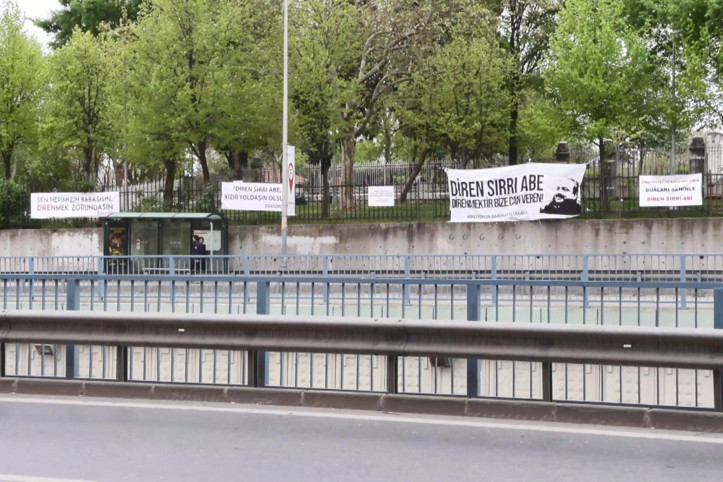 Sırrı Süreyya Önder'in kaldığı hastanenin önündeki afiş sayısı artıyor