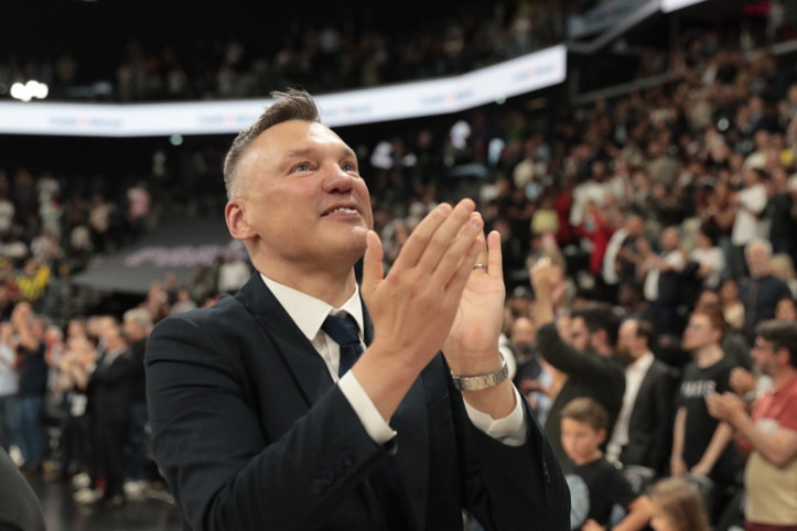 Fenerbahçe Beko'da çılgın kutlama: Jasikevicius'u suda boğdular!