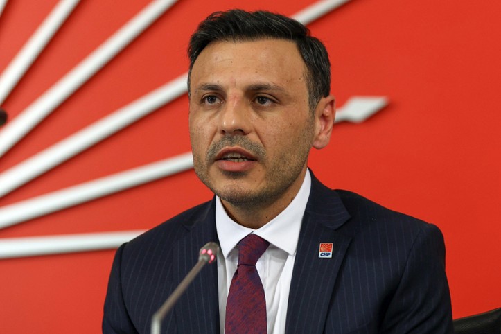 Özgür Çelik'ten otopark açıklaması