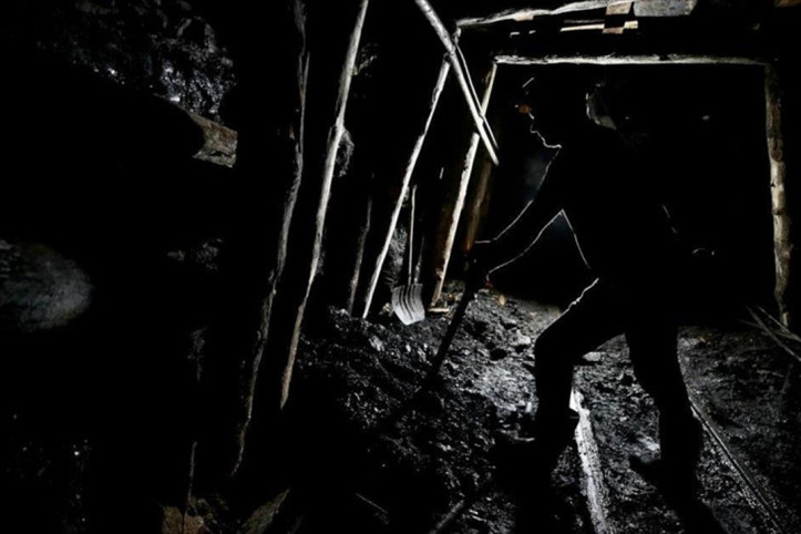 13 madenci katledildi, sokağa çıkma yasağı ilan edildi