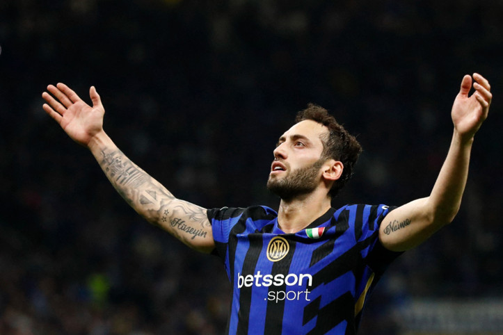 Galatasaray'dan Hakan Çalhanoğlu hamlesi: Menajeri İstanbul'a geliyor