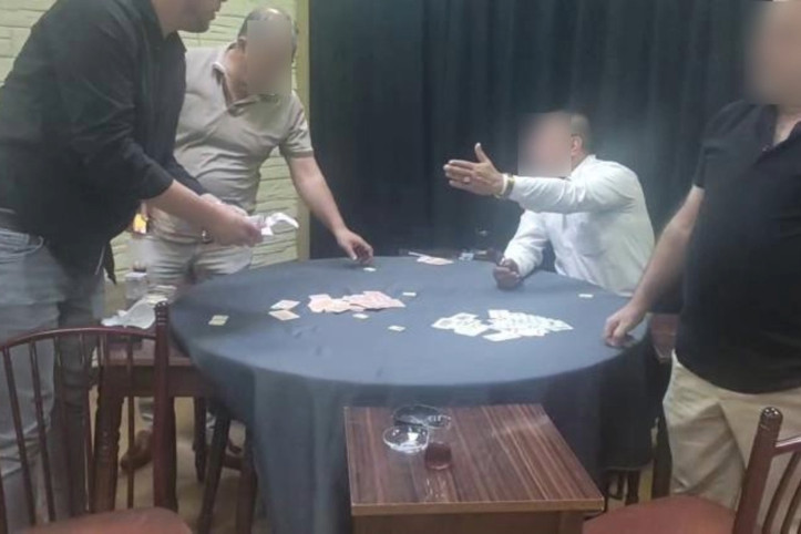 Kumarda suçüstü yakalandı: 'Abi şimdi geldim ya'