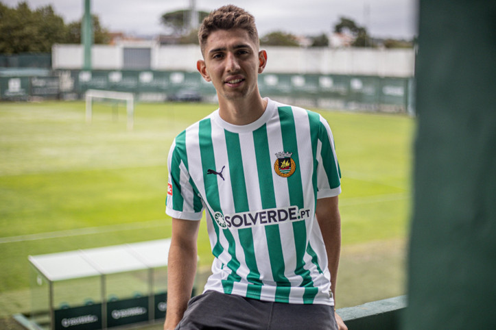 Portekiz'de Demir Ege çılgınlığı: Beşiktaş başını taşlara vuruyor