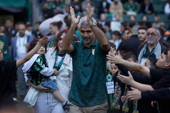 Takımı şampiyon yaptı, görevi bıraktı