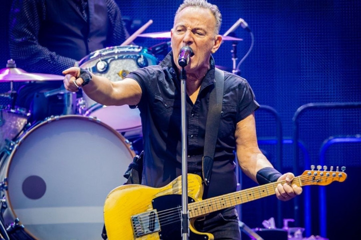 Rock efsanesi, Trump'ı topa tuttu: Kongre cesur olsa tarihe gömülmüştü