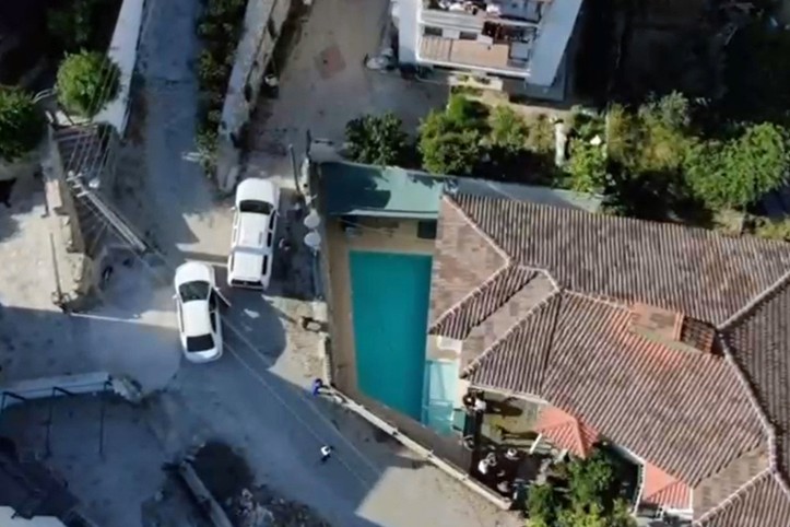 Özel Harekat'tan lüks villaya dron destekli operasyon