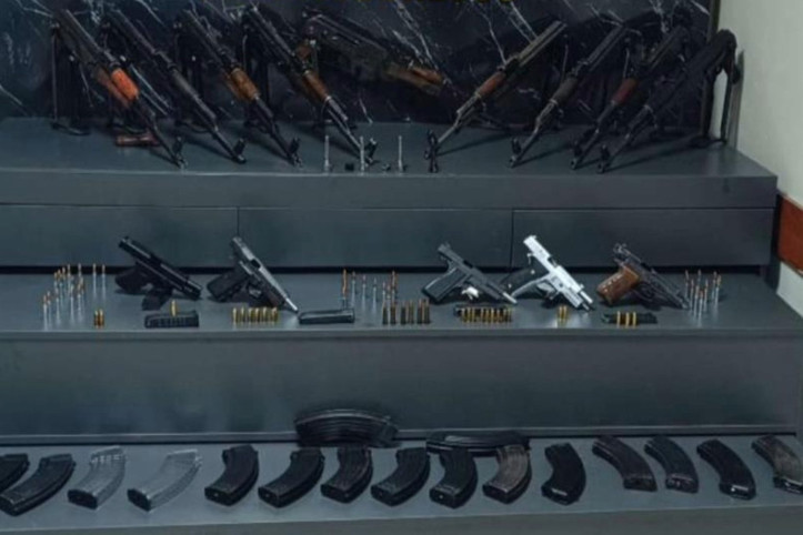 İstanbul'a gidiyordu: Polisin kiraladığı araçtan cephanelik çıktı