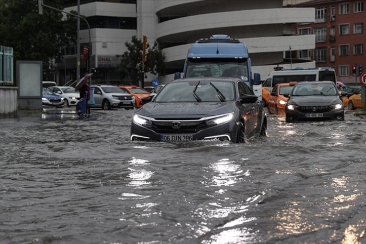 Ankara Valiliği saat vererek uyardı: Sağanak geliyor