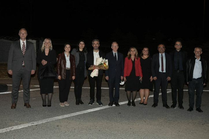 Avukat Fırat Epözdemir tahliye edildi