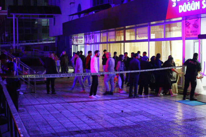 Kağıtçıların 'yol verme' kavgası kanlı bitti