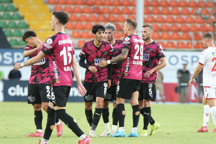 Alanya'dan 3 puanlı kapanış: Sivas'ı yıktılar